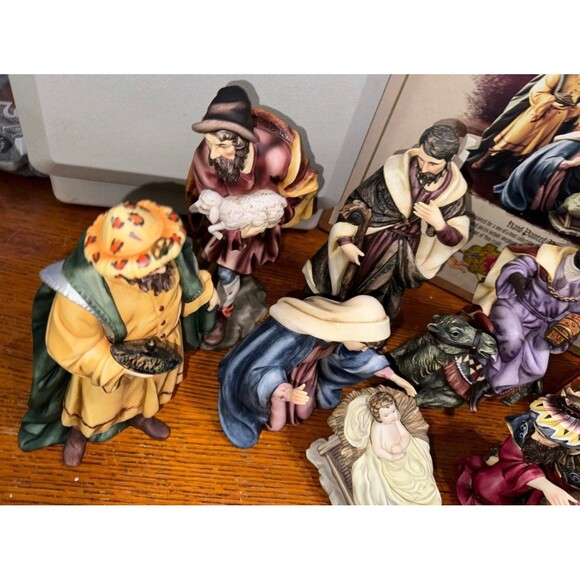 2002 Grandeur Noel MARY Nativity Christmas Figurine (Complete Set) lightly used - Picture 3 of 12